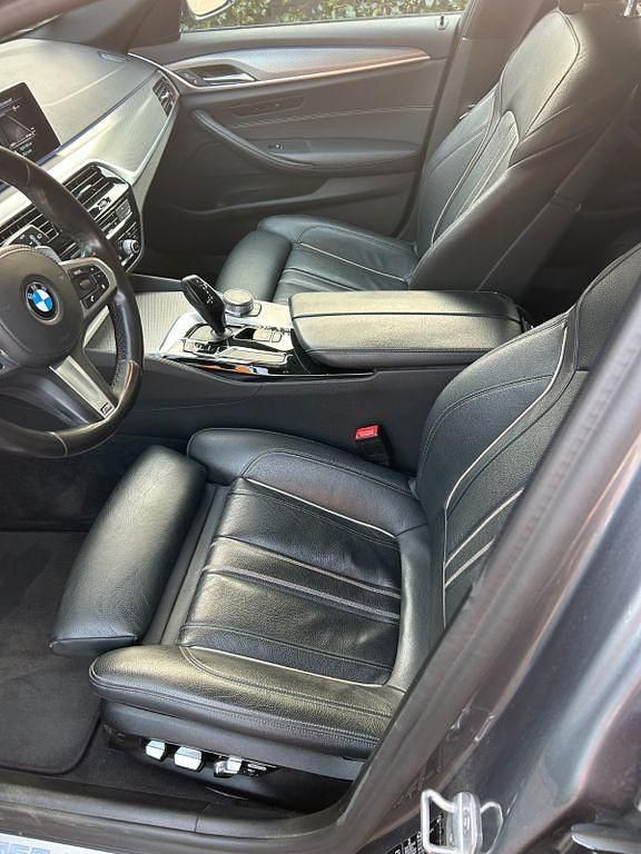 Gebraucht BMW M550 Performance 400 PS (294 kW) 2019 Grau Limousine
