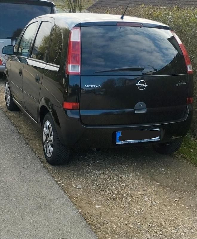 Używany Opel Meriva 87 KM (63 kW) 2003 Czarny Minivan