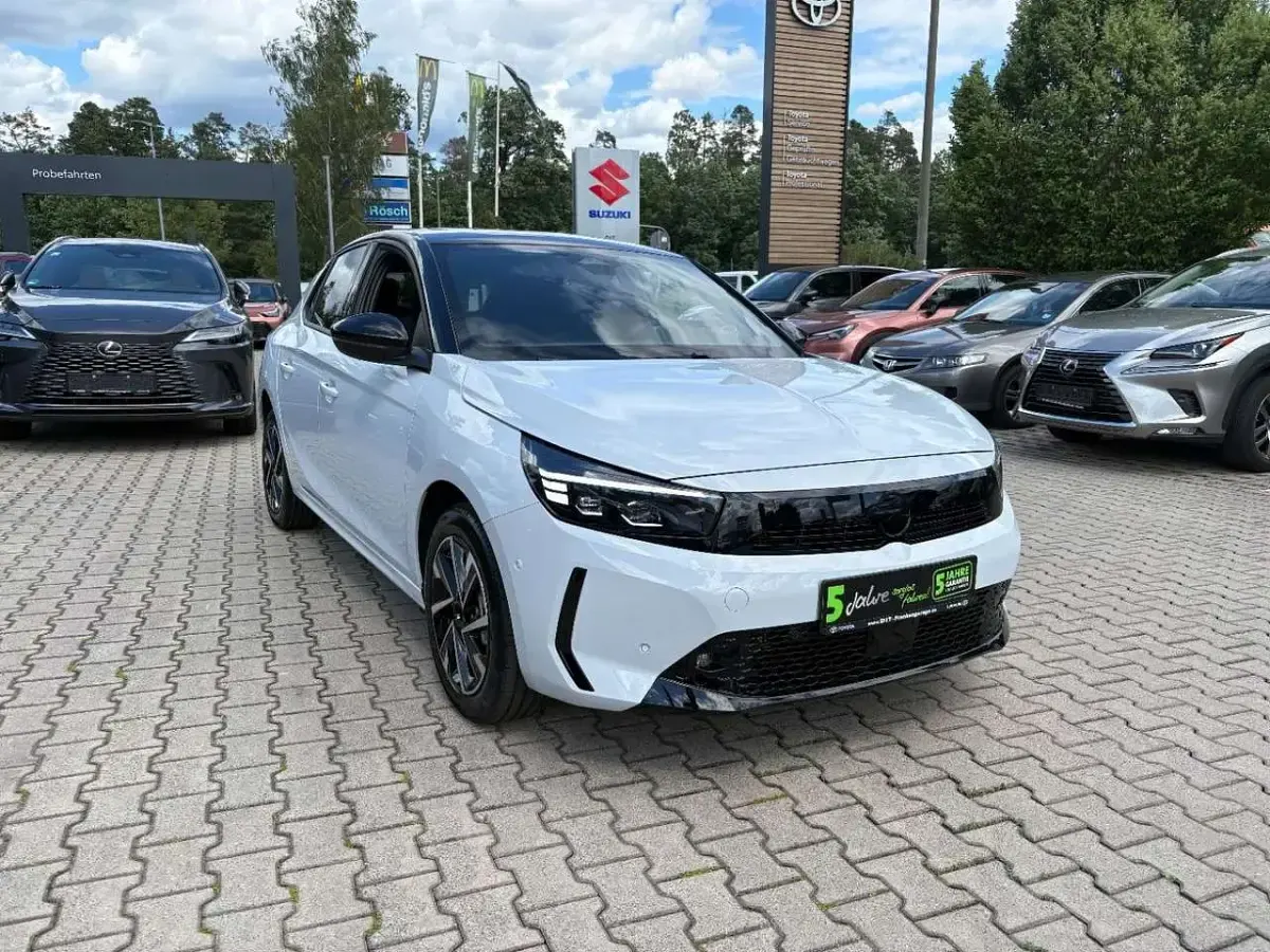 Neu Opel Corsa 136 PS (100 kW) 2025 Okenitweiss metalliclackieru Kleinwagen