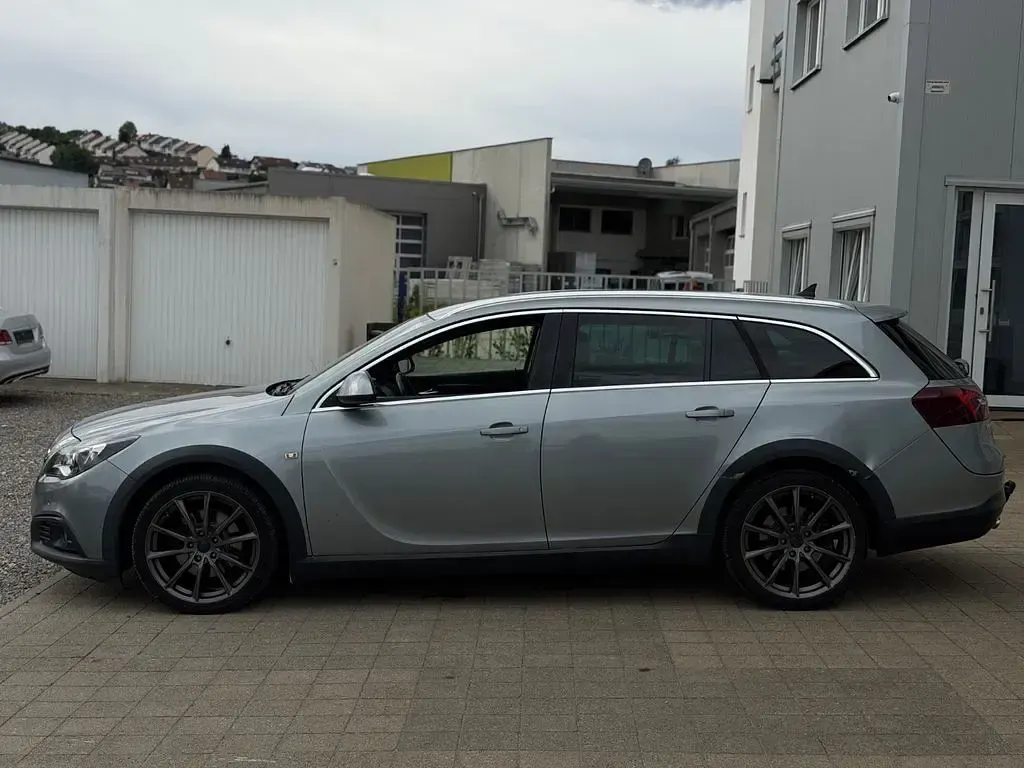 Gebraucht Opel Insignia Country Tourer 163 PS (119 kW) 2013 Silber Kombi