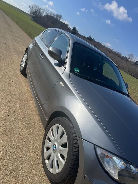 Gebraucht BMW 118 143 PS (105 kW) 2009 Grau Kleinwagen