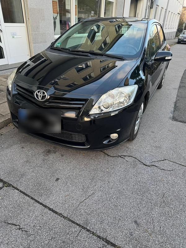 Gebraucht Toyota Auris 101 PS (74 kW) 2010 Schwarz Kleinwagen