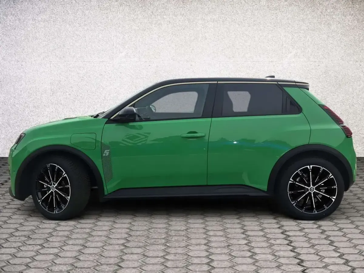 Neu Renault 5 E-Tech Komfort 77 kW (106 PS) 2026 Pop green!, black pearlschwar Limousine