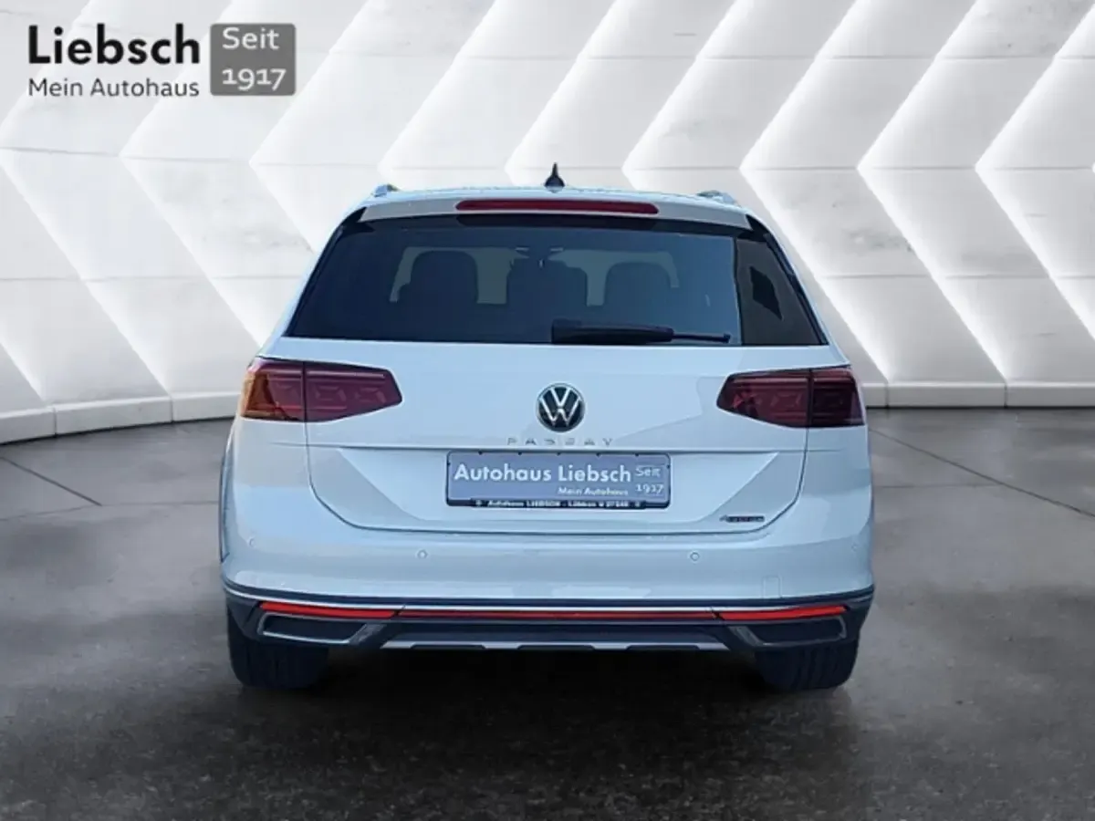 Gebraucht VW Passat Alltrack 200 PS (147 kW) 2022 Weiß Kombi