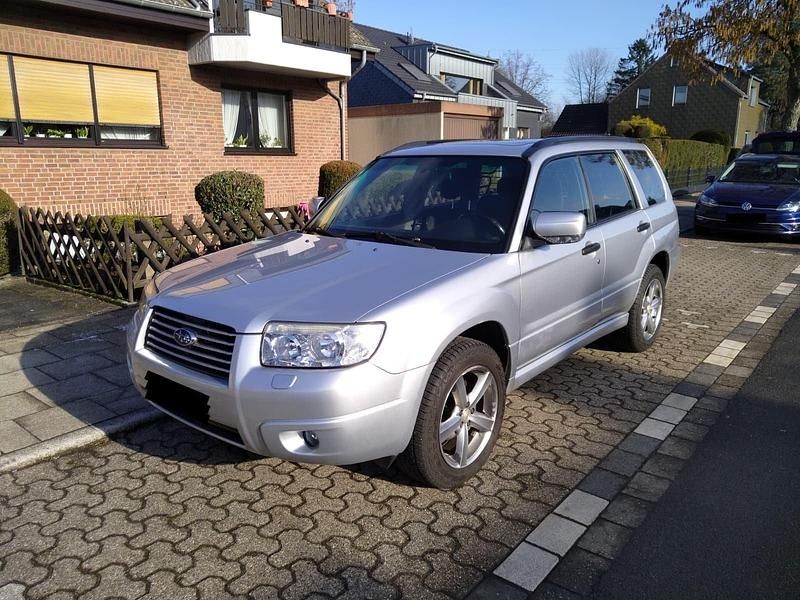 Gebraucht Subaru Forester 158 PS (116 kW) 2005 Silber SUV