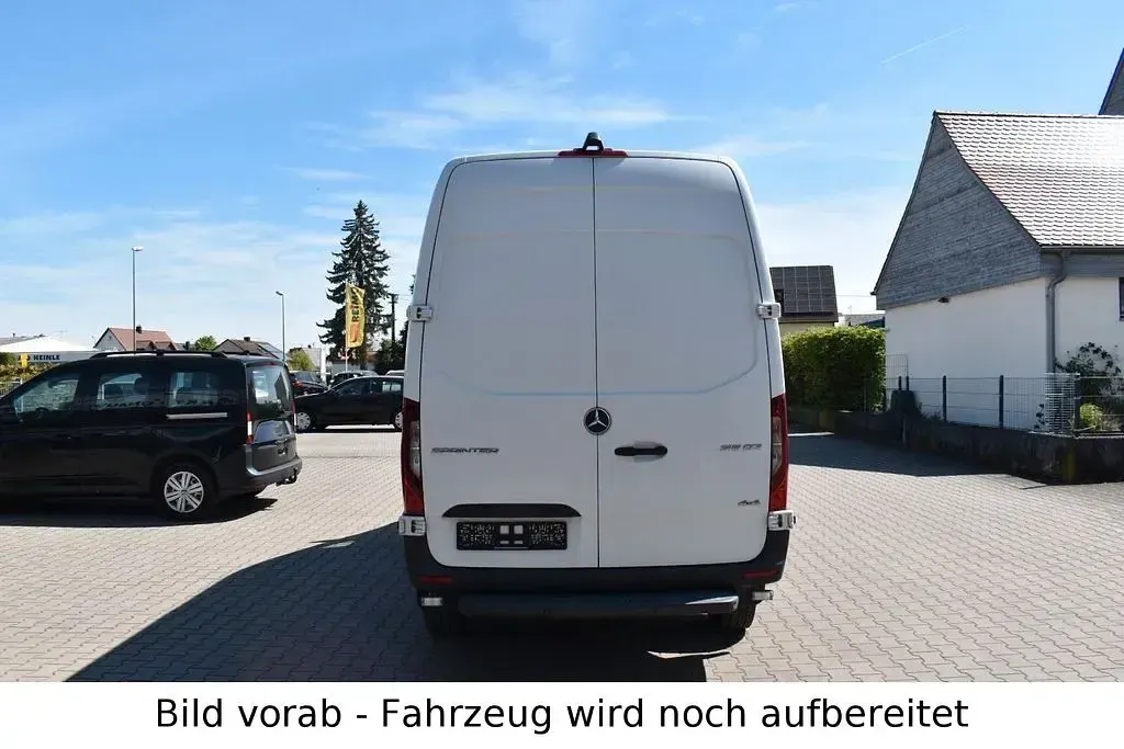 Używany Mercedes Sprinter 163 KM (119 kW) 2021 Biały Van
