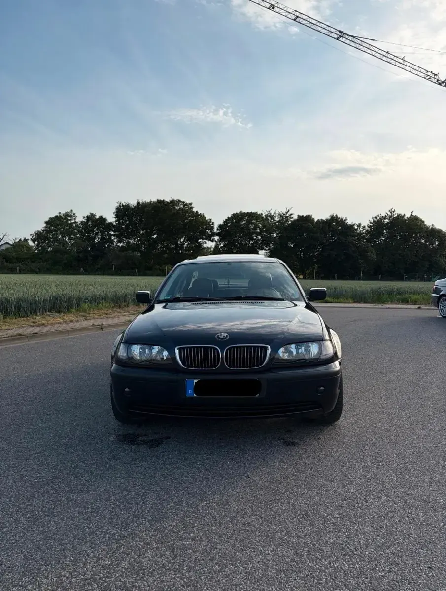 Gebraucht BMW 320 Basis 170 PS (125 kW) 2003 Andere farben Limousine