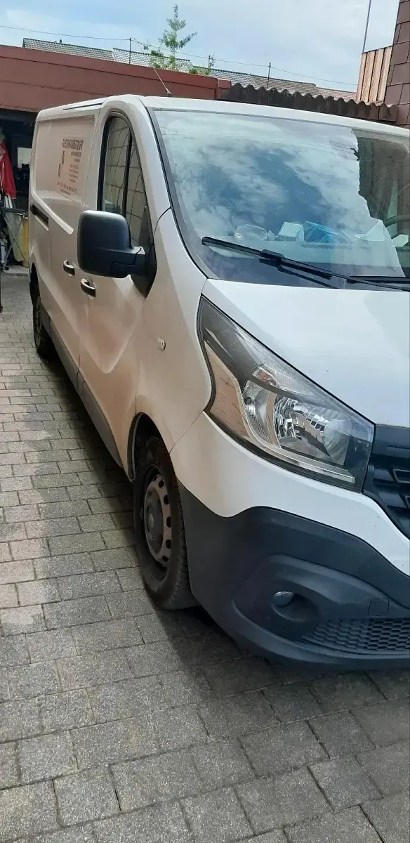 Second-hand Renault Trafic 125 CP (91 kW) 2017 Alb Monovolum