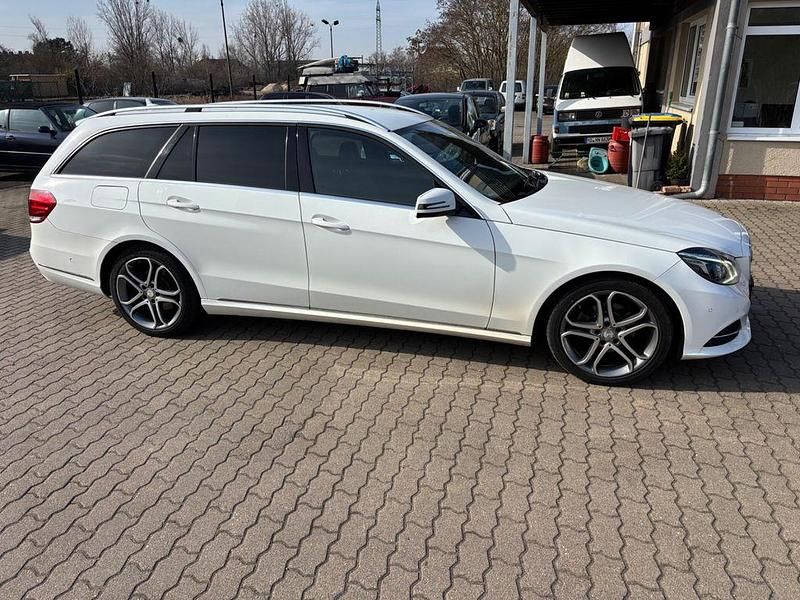 Gebraucht Mercedes E200 136 PS (100 kW) 2016 Weiß Kombi