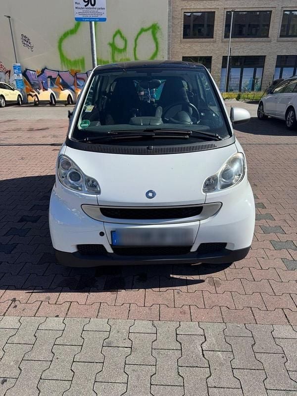 Weiß Gebraucht 2010 Smart ForTwo Coupé Coupé | 3.700 € (Guter Preis) - Bild 1/4