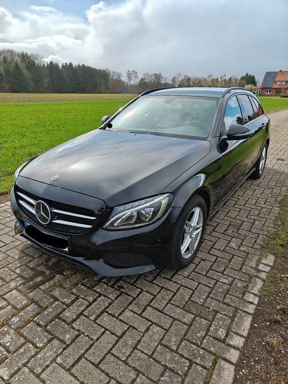 Gebraucht Mercedes C220 170 PS (125 kW) 2017 Schwarz Limousine