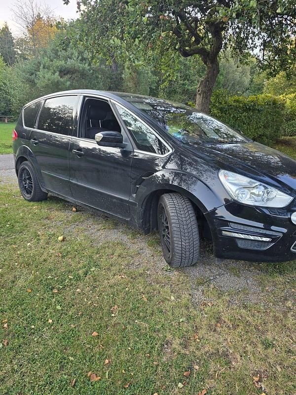 Gebraucht Ford S-MAX Titanium 200 PS (147 kW) 2013 Schwarz Van / Kleinbus