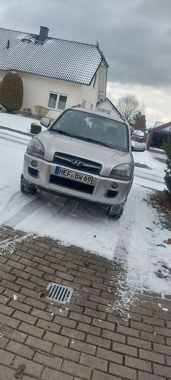 Grau Gebraucht 2008 Hyundai Tucson GLS SUV | 3.999 € (Fairer Preis) - Bild 1/4