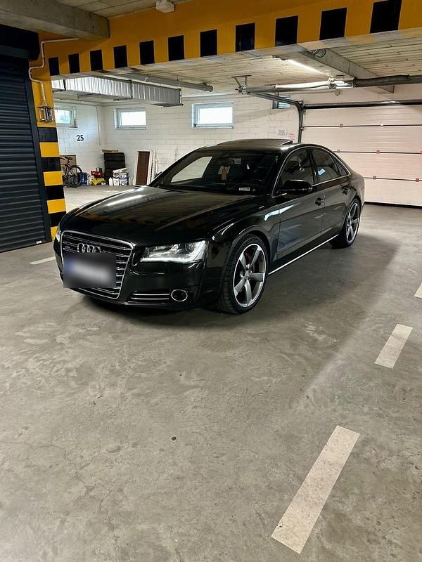 Braun Gebraucht 2010 Audi A8 Ambiente Limousine | 26.000 € - Bild 1/4