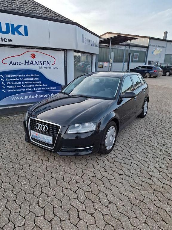Schwarz Gebraucht 2012 Audi A3 Attraction Limousine | 5.890 € (Teuer) - Bild 1/4