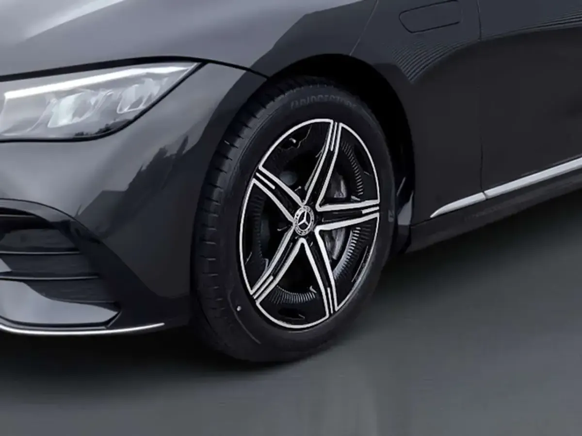 Gebraucht Mercedes EQE300 AMG 194 kW (265 PS) 2025 Grau Limousine