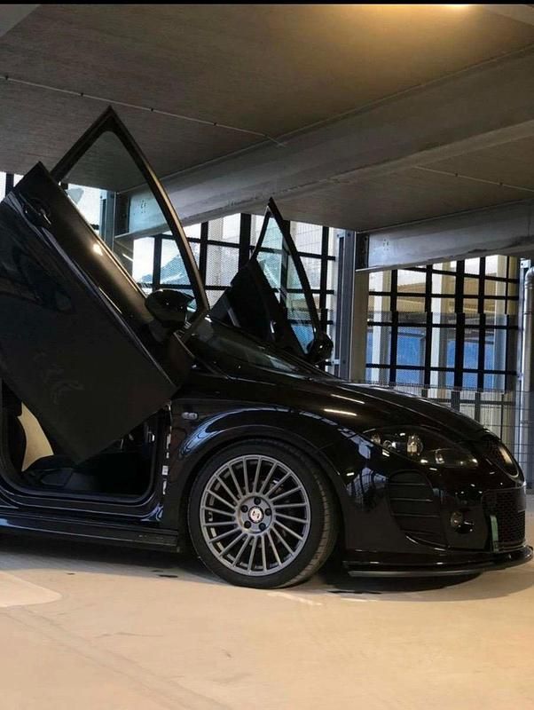 Gebraucht Seat Leon 105 PS (77 kW) 2011 Schwarz Kleinwagen