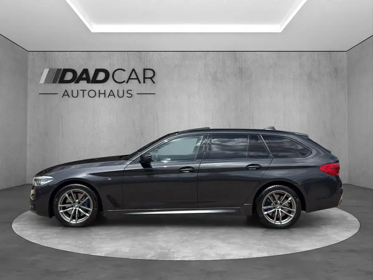 Gebraucht BMW 530 M Sport 265 PS (194 kW) 2019 Sophistograu brillanteffek Kombi