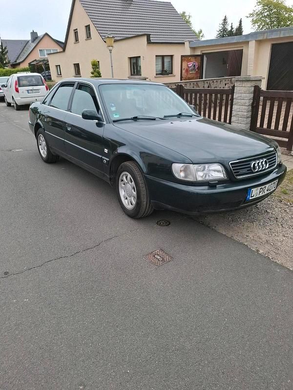 Grün Gebraucht 1995 Audi 100 Limousine | 6.950 € - Bild 1/4