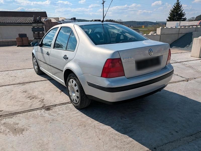 Gebraucht VW Bora 75 PS (55 kW) 2001 Silber Limousine
