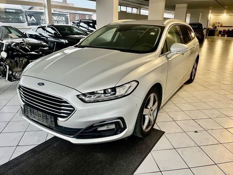 Silber Gebraucht 2019 Ford Mondeo Titanium Limousine | 7.777 € - Bild 1/4