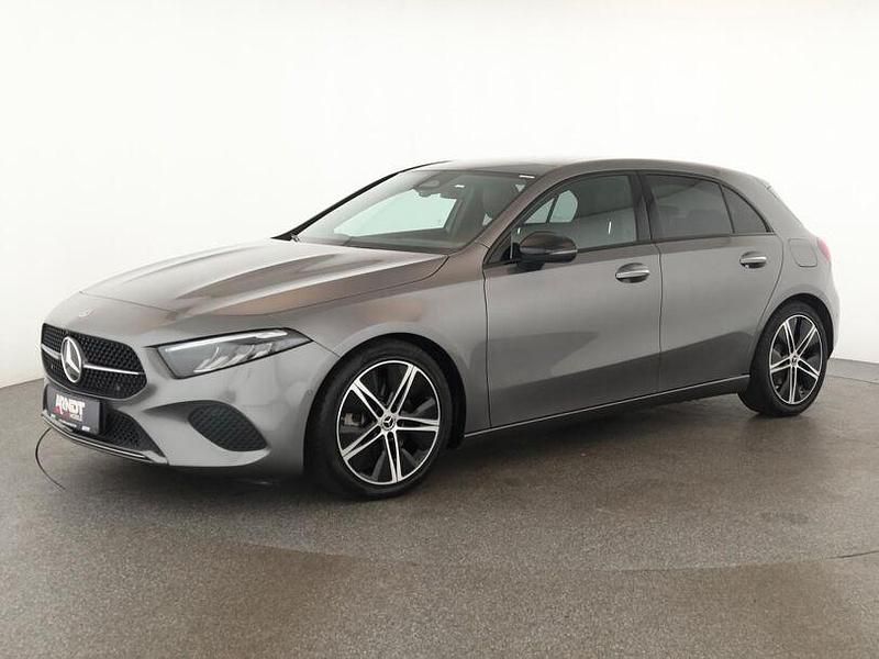 Gebraucht Mercedes A250 Progressive 238 PS (175 kW) 2024 Mountaingrau Limousine