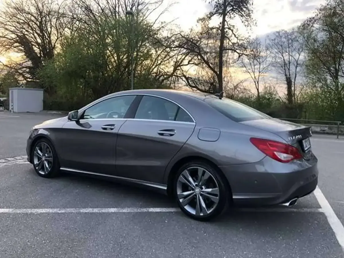 Gebraucht Mercedes CLA200 136 PS (100 kW) 2014 Grau Coupé