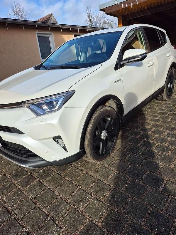 Gebraucht Toyota RAV4 Hybrid Team 155 PS (114 kW) 2018 Weiß SUV