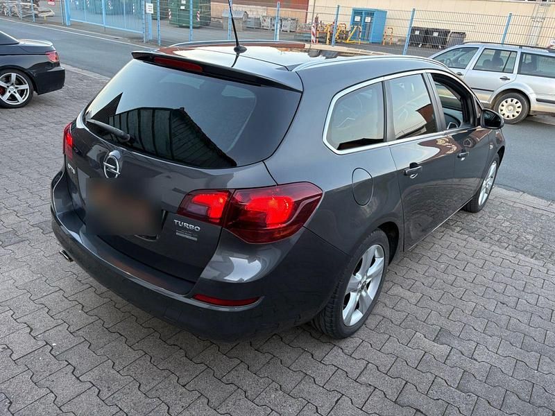 Usata Opel Astra Active 140 CV (102 kW) 2012 Grigio Station wagon