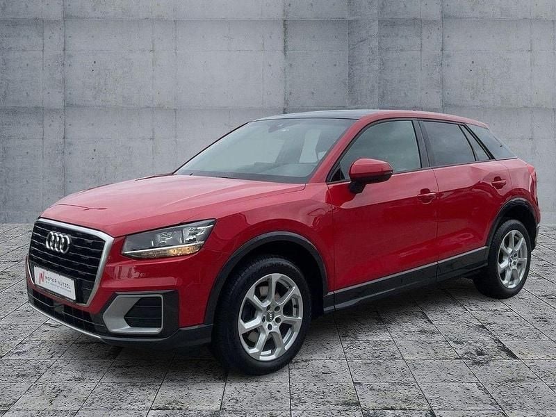 Gebraucht Audi Q2 Design 116 PS (85 kW) 2018 Tangorot metallic SUV