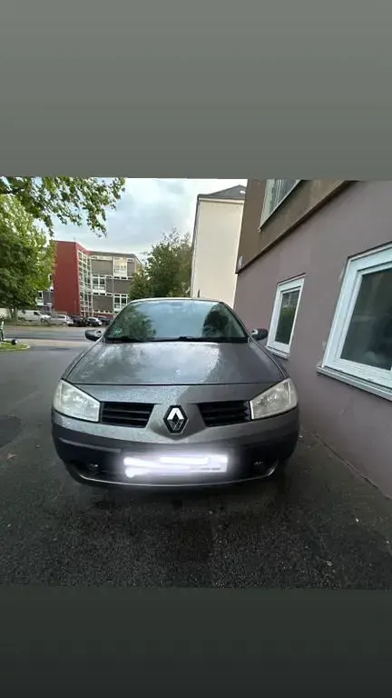 Używany Renault Mégane Expression 111 KM (81 kW) 2005 Szary Sedan/Limuzyna