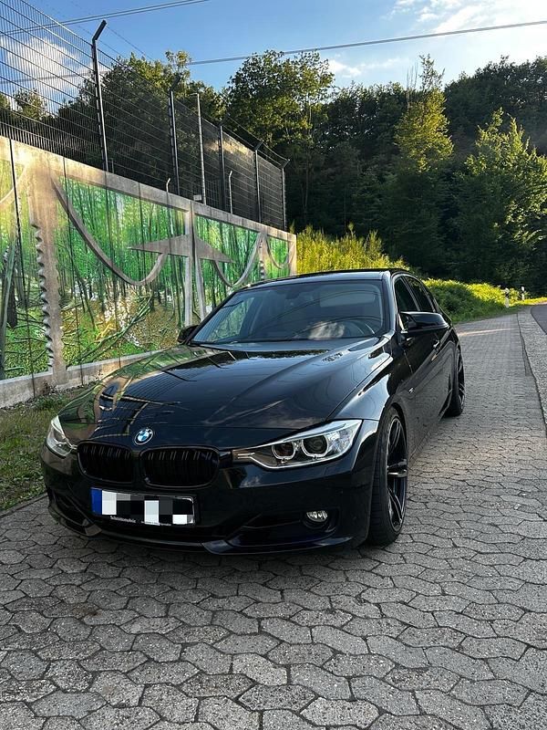 Schwarz Gebraucht 2012 BMW 335 Performance Limousine | 25.990 € - Bild 1/4