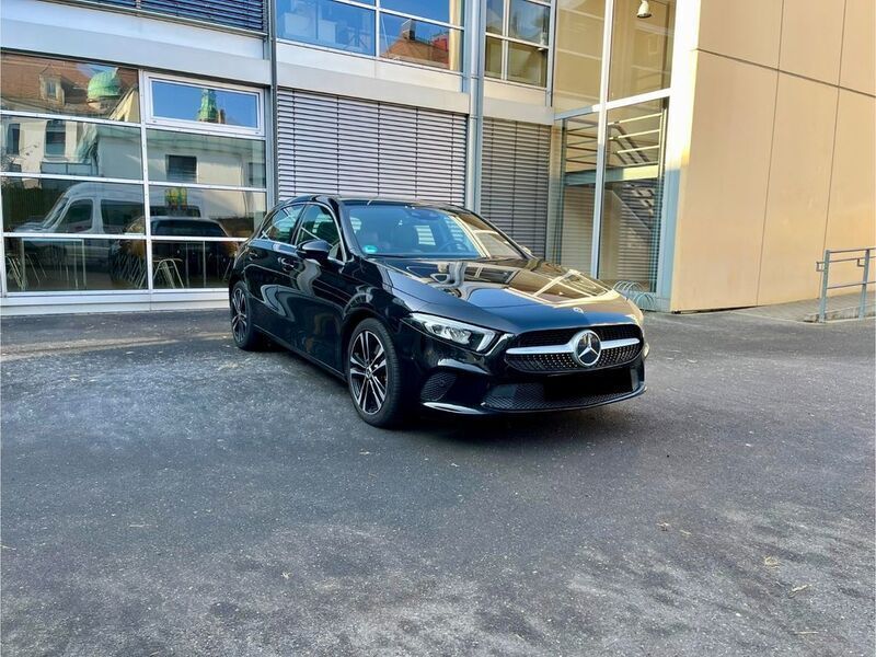 Schwarz Gebraucht 2020 Mercedes A250 Limousine | 27.990 € (Guter Preis) - Bild 1/4