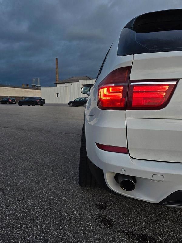 Gebraucht BMW X5 Exclusive 320 PS (235 kW) 2012 Weiß SUV