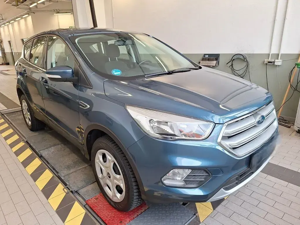 Gebraucht Ford Kuga Trend 150 PS (110 kW) 2019 Blau SUV