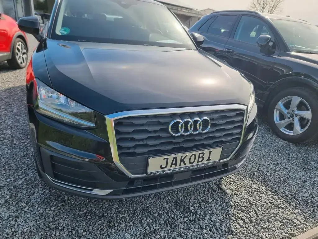 Używany Audi Q2 Ambiente 150 KM (110 kW) 2016 Czarny SUV