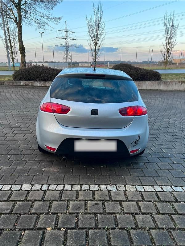 Gebraucht Seat Leon 105 PS (77 kW) 2010 Silber Kleinwagen