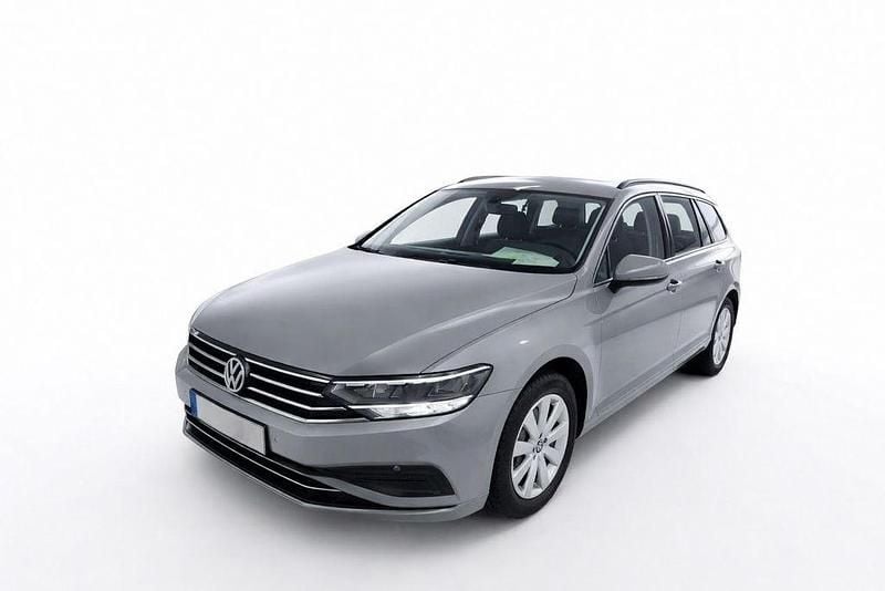Gebraucht VW Passat 150 PS (110 kW) 2022 Grau Kombi