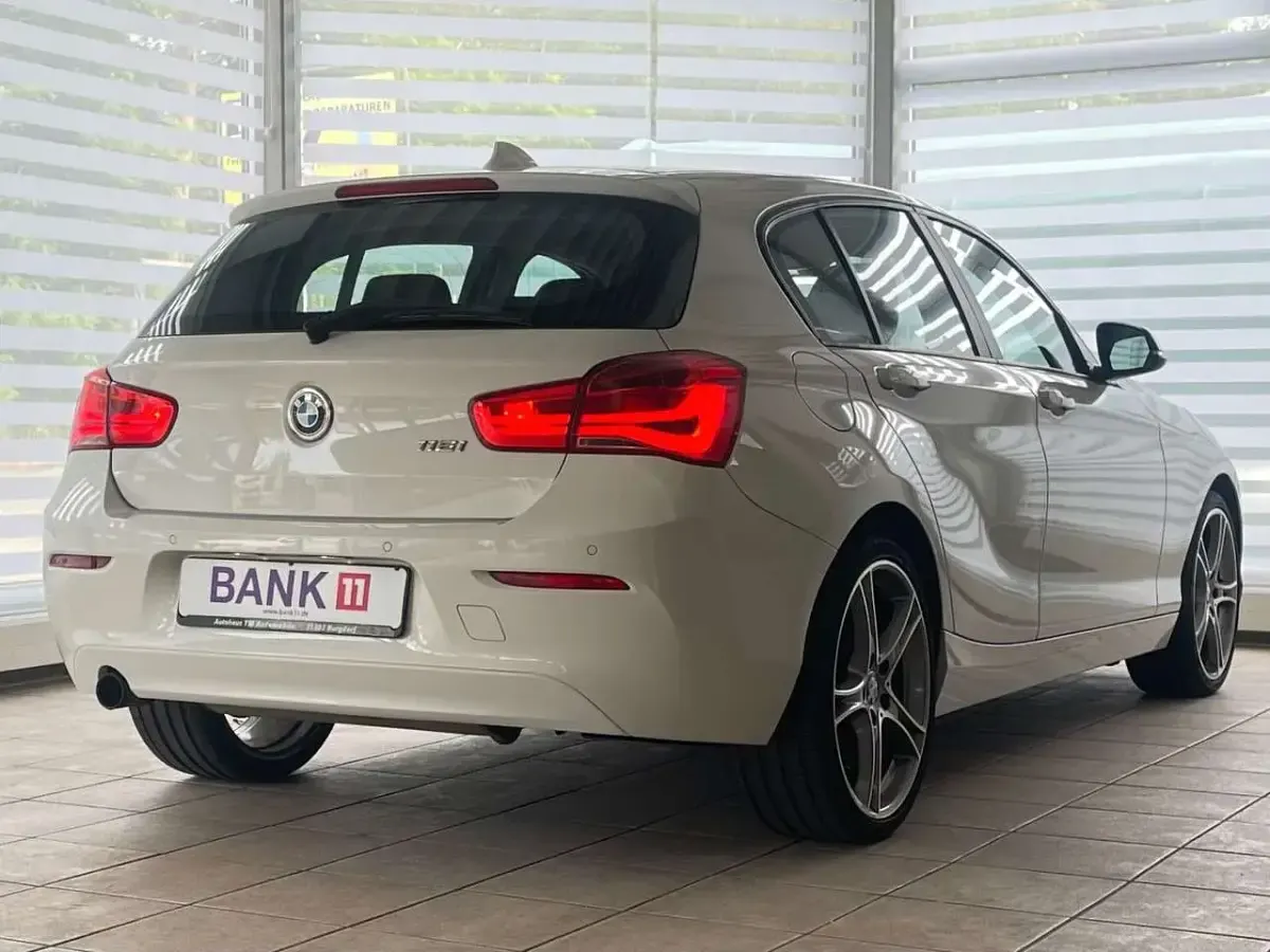 Gebraucht BMW 116 Advantage 109 PS (80 kW) 2015 Weiß Kleinwagen