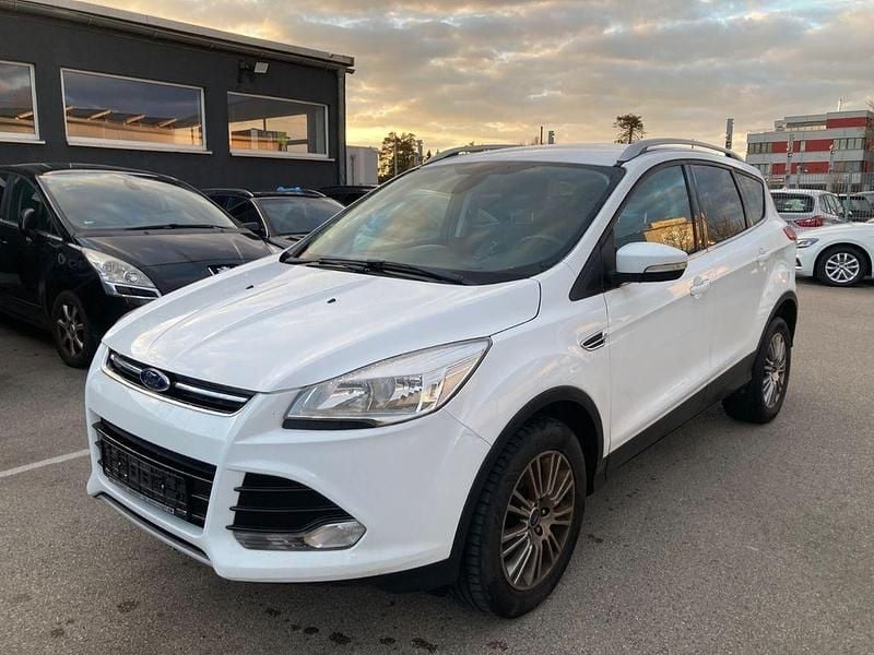 Gebraucht Ford Kuga Trend 150 PS (110 kW) 2013 Weiß SUV