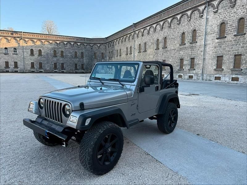 Gebraucht Jeep Wrangler 175 PS (128 kW) 2000 Silber SUV