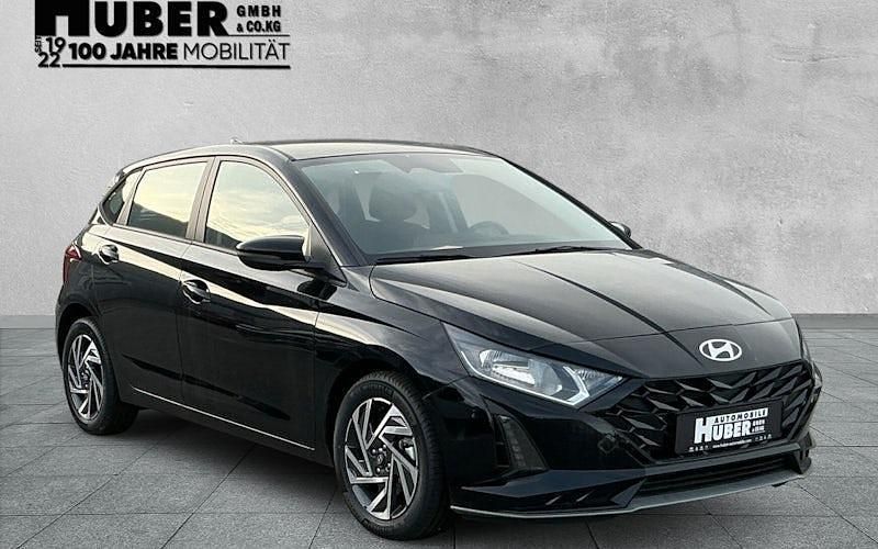 Gebraucht Hyundai i20 Trend 100 PS (73 kW) 2024 Schwarz Limousine