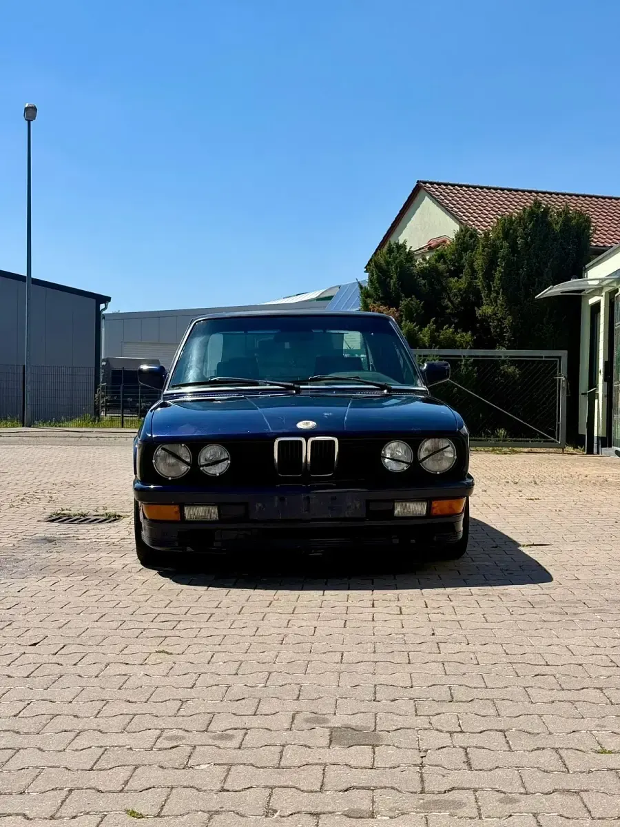 Gebraucht BMW 535 M Sport 218 PS (160 kW) 1986 Blau Limousine
