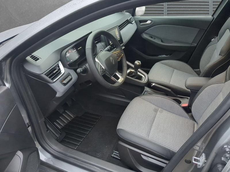 Nuova Renault Clio V Techno 91 CV (66 kW) 2025 Grigio Utilitaria