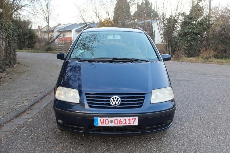 Blau Gebraucht 2002 VW Sharan Comfortline Van / Kleinbus | 1.900 € (Fairer Preis) - Bild 1/4