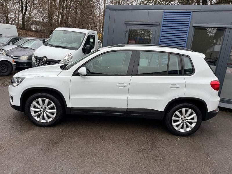 Gebraucht VW Tiguan Trendline 125 PS (91 kW) 2016 Weiß SUV