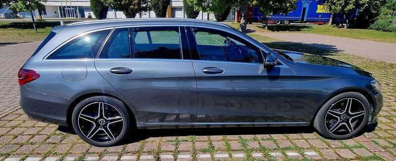 Grau Gebraucht 2019 Mercedes C220 Avantgarde Kombi | 20.000 € (Etwas zu teuer) - Bild 1/4