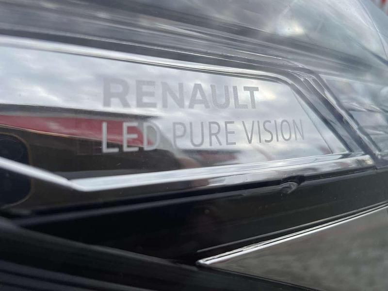 Gebraucht Renault Trafic Komfort 145 PS (106 kW) 2021 Weiß Van / Kleinbus