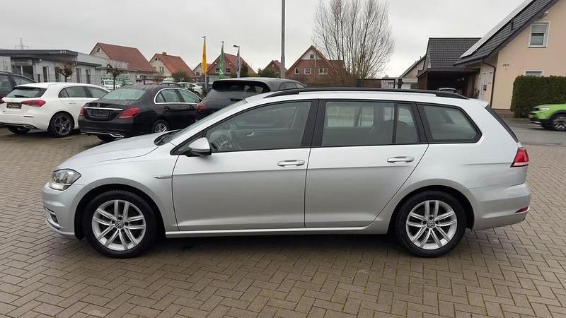 Gebraucht VW Golf VII Comfortline 131 PS (96 kW) 2020 Silber Kombi