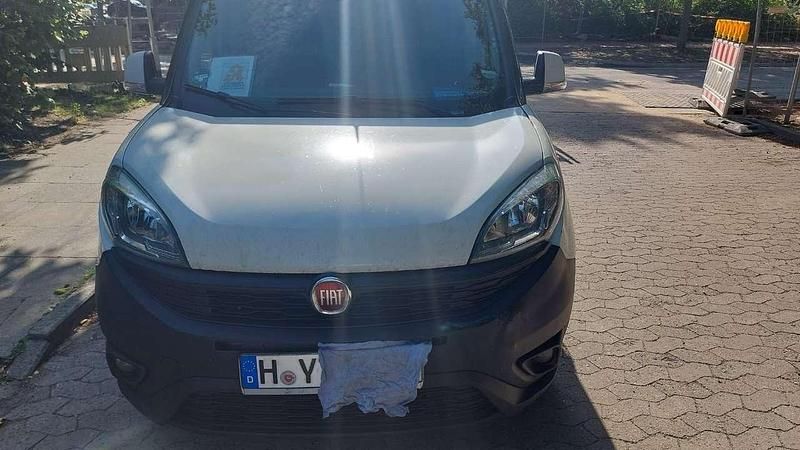 Gebraucht 2021 Fiat Doblò Van / Kleinbus | 11.900 € (Teuer) - Bild 1/4